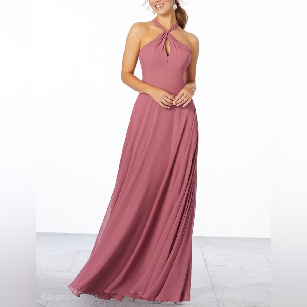 Morilee Chiffon Bridesmaid Dress Keyhole Front
STYLE #21670 size 12 Champagne